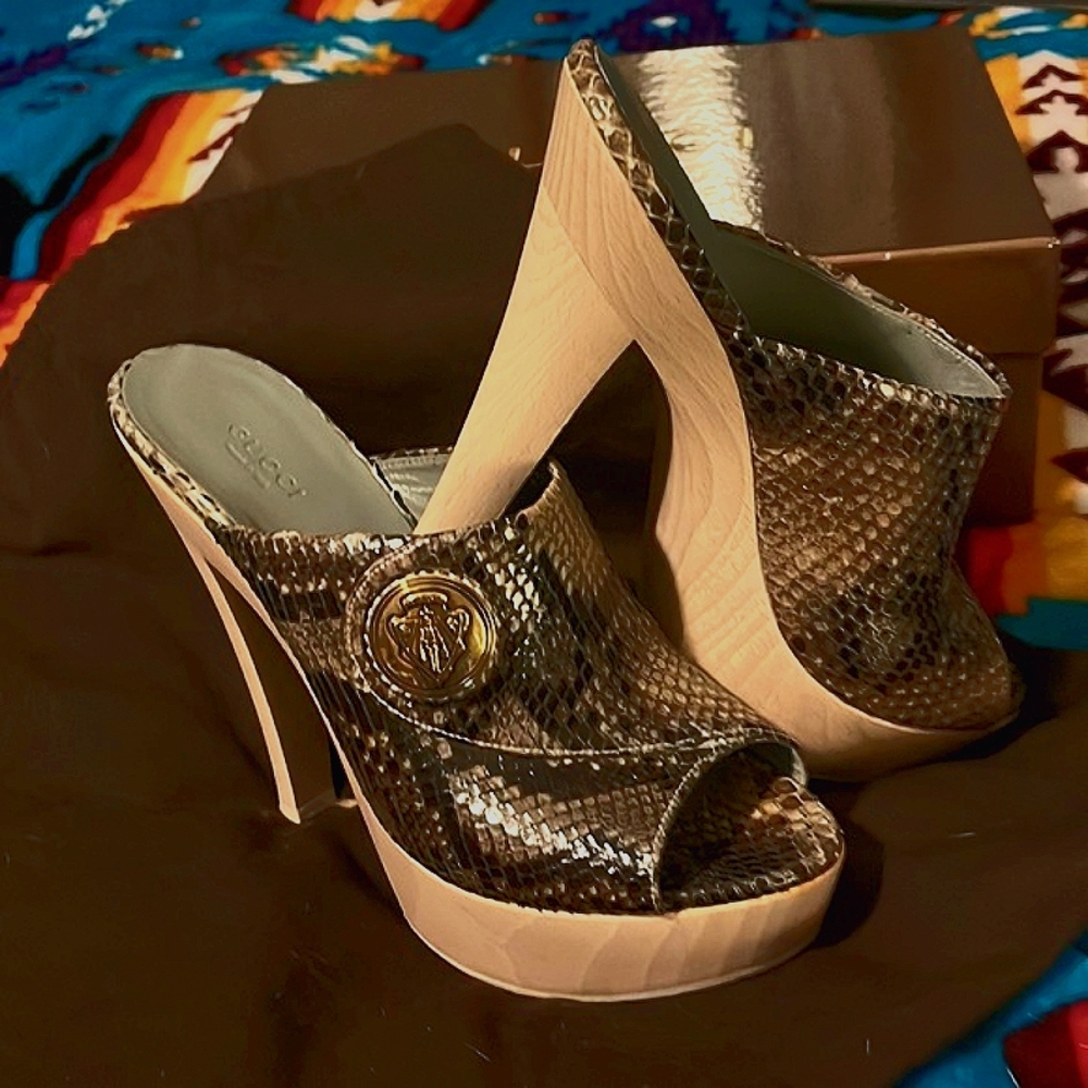 authentic Gucci snake skin platforms shoes very sexy size 8